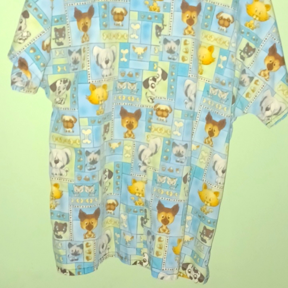 H.Q. scrub top - Picture 4 of 4